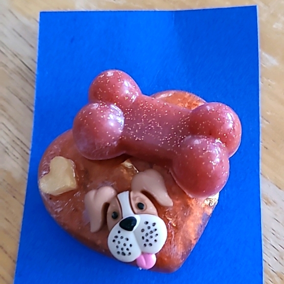 Handcrafted resin dog magnet - Picture 1 of 2